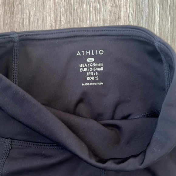 Women’s ATHLIO high rise bike shorts Size XS - Picture 4 of 4